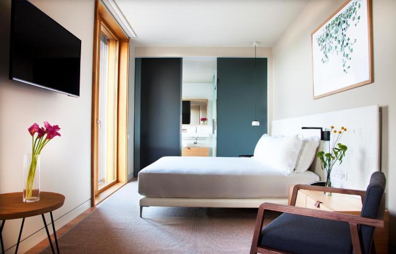 Premium Suite,1444008478:JPEG